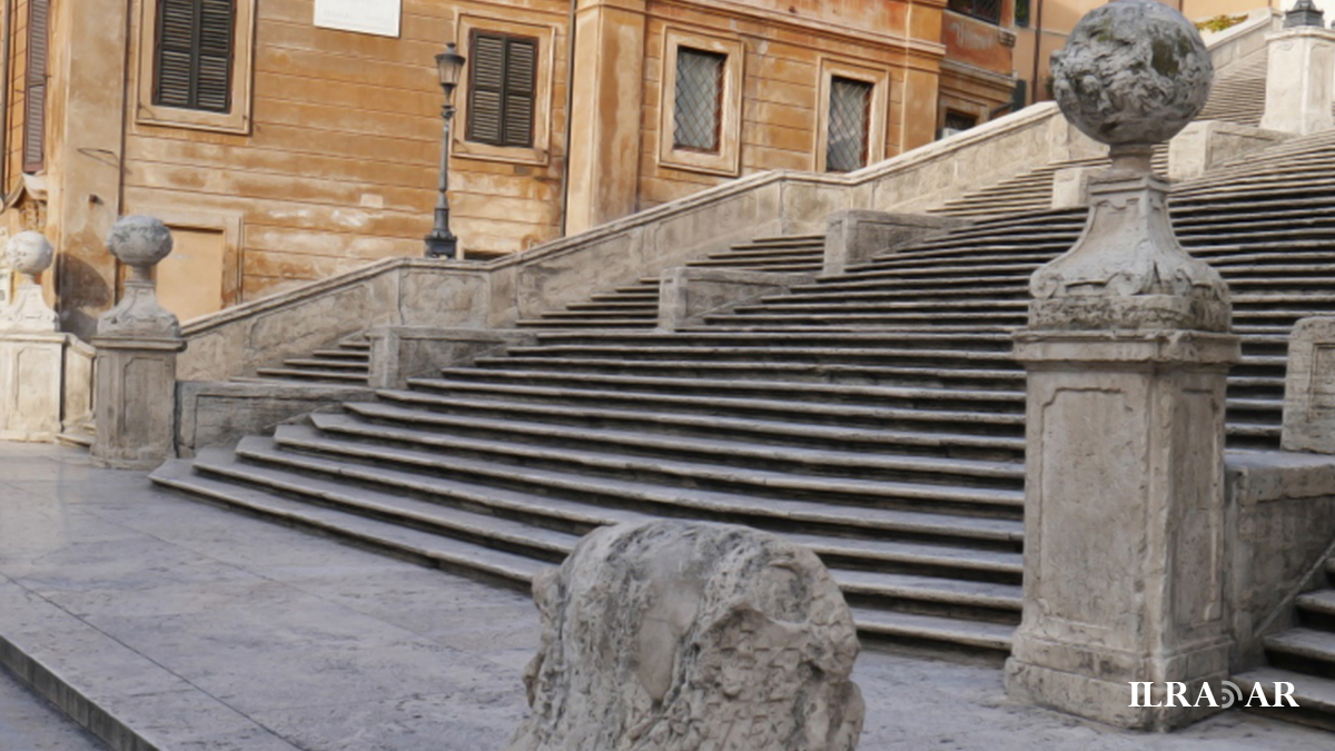 La scala di Trinità dei Monti a Piazza di Spagna